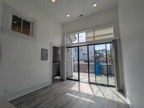480-496B Castro in San Francisco, CA - Building Photo - Building Photo