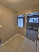 10 Esson St in Kitchener, ON - Building Photo - Building Photo