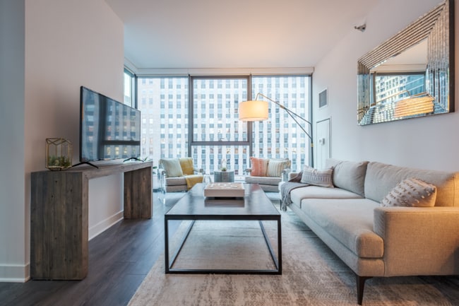 230 W Hubbard St in Chicago, IL - Building Photo - Building Photo