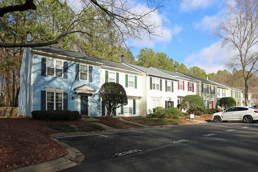 2901-2907 Queen Anne Ct in Atlanta, GA - Building Photo