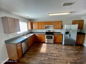 7147 Newman Lake Ct in Jacksonville, FL - Building Photo - Building Photo