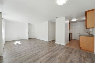 135 Warren Ave in Morgan Hill, CA - Building Photo - Building Photo