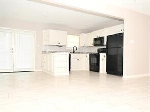 2109 Ridgewood St in Irving, TX - Foto de edificio - Building Photo
