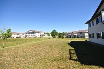 4631 Southridge Ct, Unit 1 in Eau Claire, WI - Building Photo - Building Photo