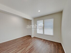 211 Pebble Creek Run in New Braunfels, TX - Building Photo - Building Photo