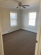 6 Birch Hill Rd, Unit A in Locust Valley, NY - Foto de edificio - Building Photo