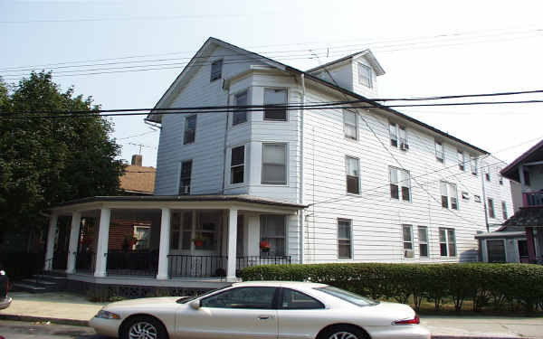 56 Asbury Ave in Ocean Grove, NJ - Building Photo