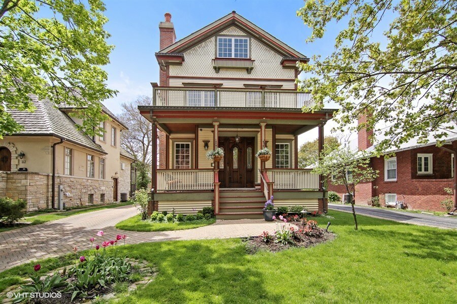 116 Woodland Ave in Winnetka, IL - Foto de edificio