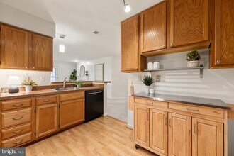 6111 Wigmore Ln in Alexandria, VA - Building Photo - Building Photo