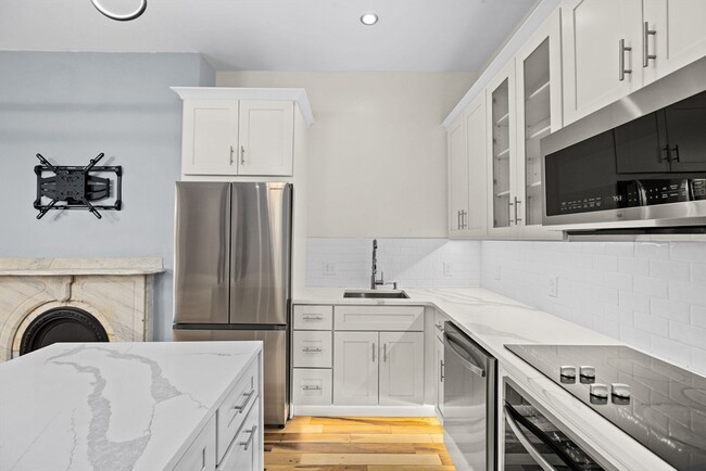 28 Upton St, Unit 3 in Boston, MA - Foto de edificio - Building Photo