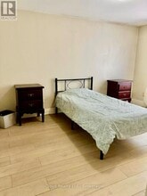 252 William Roe Blvd in Newmarket, ON - Building Photo - Building Photo