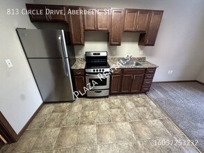 214 S Kline St in Aberdeen, SD - Building Photo - Building Photo