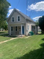 W61N386 Washington Ave, Unit Lower in Cedarburg, WI - Building Photo