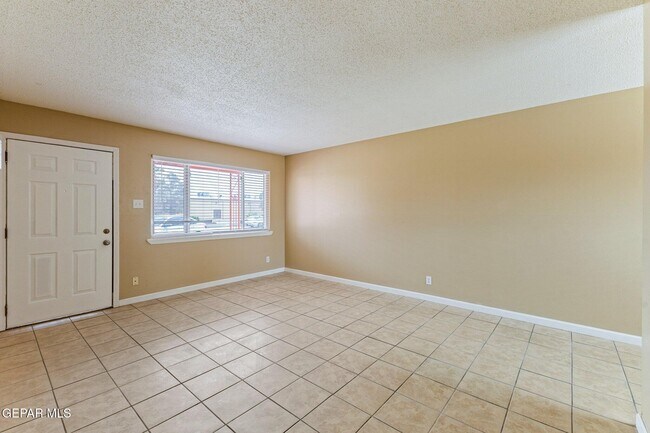 9416 Montrose Ct in El Paso, TX - Building Photo - Building Photo