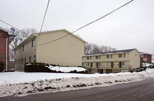 1721-1733 Cromwell Dr Apartments