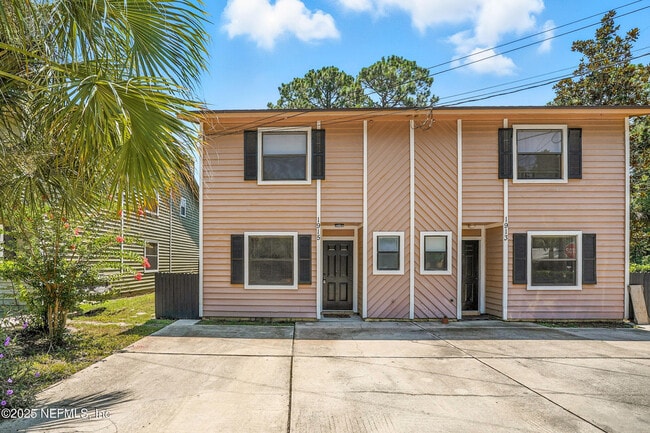 property at 1915 Main St
