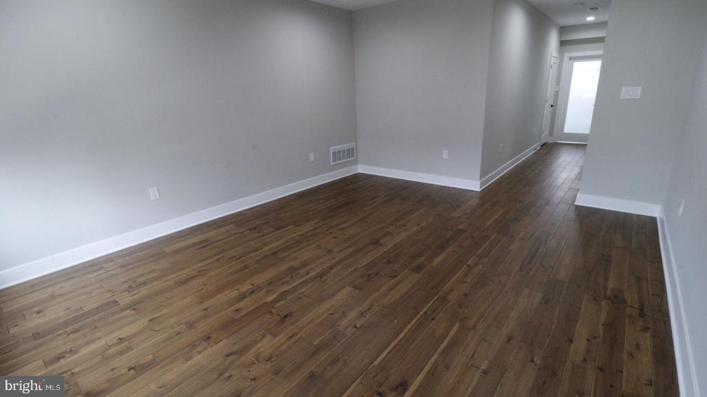 2038 Dorrance St in Philadelphia, PA - Building Photo