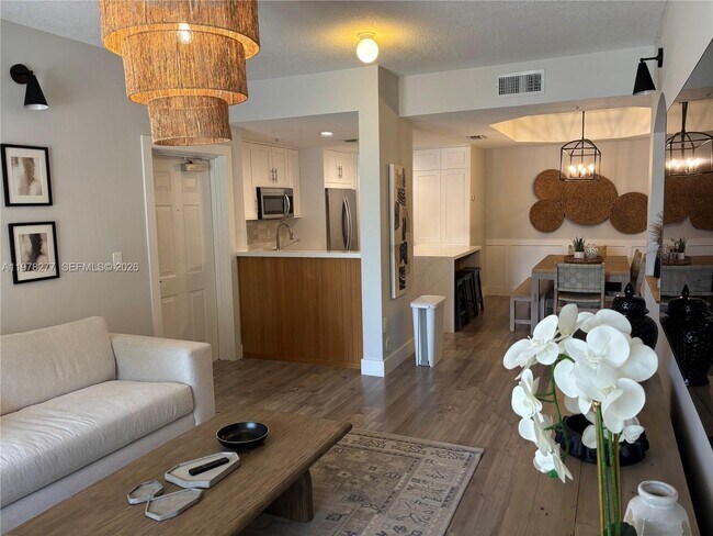 6700 NW 114th Ave in Doral, FL - Building Photo - Building Photo