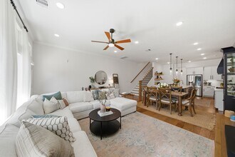 1807 Bingham St in Houston, TX - Building Photo - Building Photo