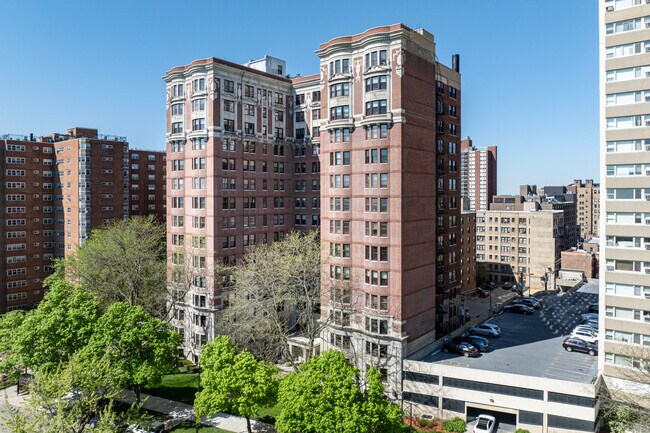 The Aquitania in Chicago, IL - Foto de edificio - Building Photo
