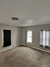 69 Franklin St in Killingly, CT - Building Photo - Building Photo