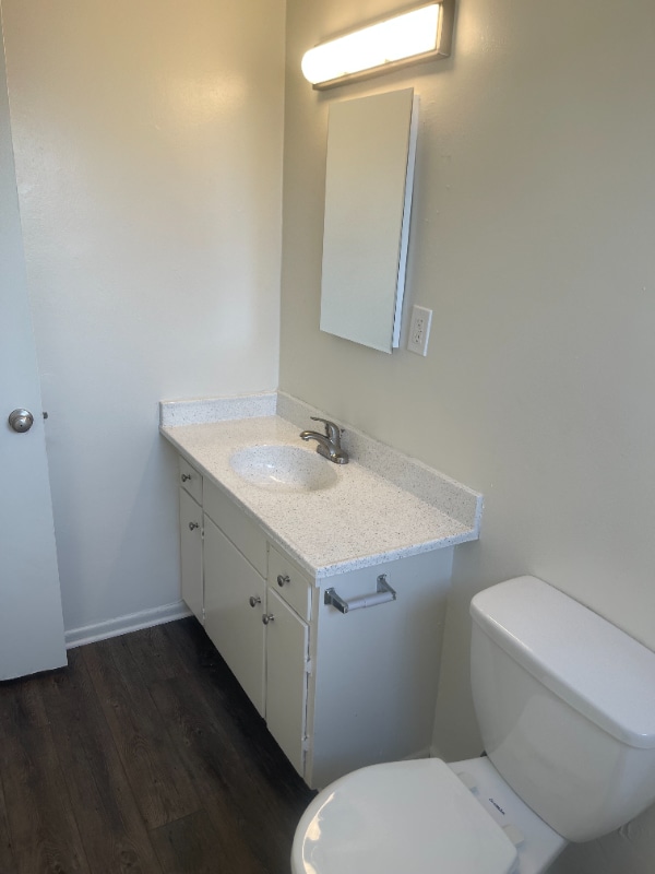 2232 E Lenita Ln, Unit B in Santa Ana, CA - Foto de edificio - Building Photo