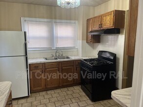 2080 Manister Ct in Akron, OH - Building Photo - Building Photo