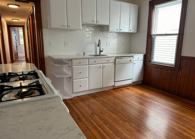 18 Taft St, Unit 3 in Boston, MA - Building Photo - Building Photo