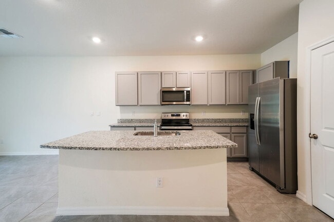 11166 Crescent Deer Dr in Land O Lakes, FL - Building Photo - Building Photo