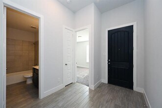 2613 Chevy Chase Dr in Denton, TX - Building Photo - Building Photo