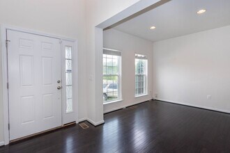 4100 Presidential Hill Loop in Dumfries, VA - Building Photo - Building Photo