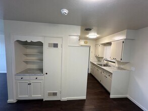 LESTER COURT, LLC in Oakland, CA - Building Photo - Building Photo