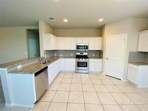 2013 Langdale Ln in Austin, TX - Building Photo - Building Photo