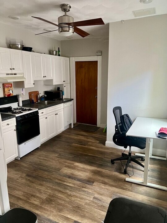 15 Jaques St in Somerville, MA - Building Photo