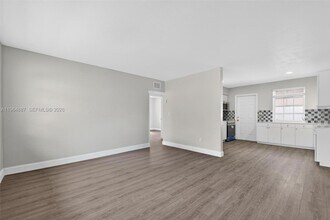 11441 SW 2nd St in Miami, FL - Building Photo - Building Photo