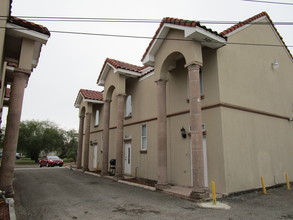 1521 W McIntyre St in Edinburg, TX - Foto de edificio - Other