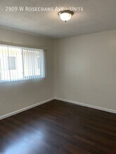 2909 W Rosecrans Ave in Gardena, CA - Building Photo - Building Photo