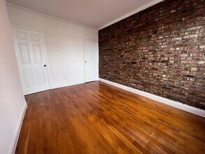 190 S 8th St in Brooklyn, NY - Foto de edificio - Building Photo