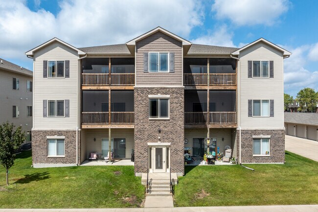 Prairie Rapids in Waterloo, IA - Foto de edificio - Building Photo