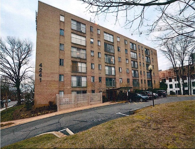 Tanglewood Apartments in Arlington, VA - Building Photo