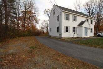 37 Oak Hill Rd in Standish, ME - Building Photo - Building Photo