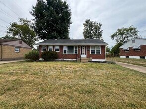90 W St Anthony Ln in Florissant, MO - Building Photo - Building Photo