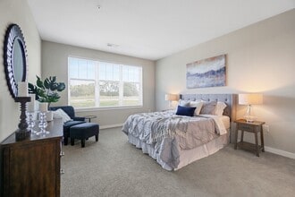 Seasons at River View in Pleasant Prairie, WI - Foto de edificio - Building Photo