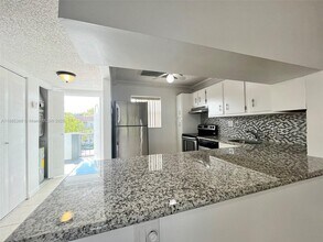 8330 Sands Point Blvd in Tamarac, FL - Building Photo - Building Photo