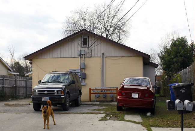 1211 Logwood Ave in San Antonio, TX - Building Photo - Building Photo