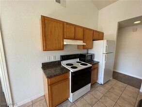 7960 Preserve Cir in Naples, FL - Foto de edificio - Building Photo
