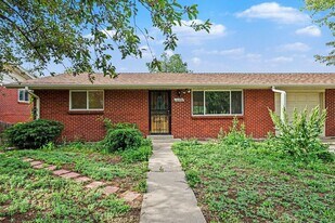 10250 W 12th Ave in Lakewood, CO - Building Photo