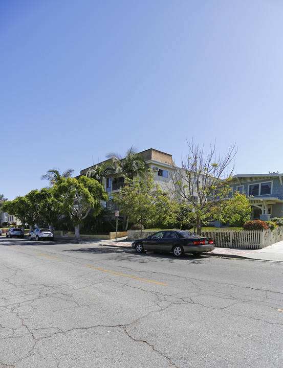 336 S Norton Ave in Los Angeles, CA - Foto de edificio