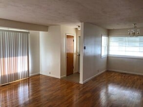 852 W 14th St in Medford, OR - Building Photo - Building Photo