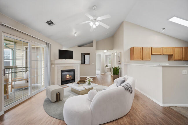 Alder Peak Townhomes in Aurora, CO - Building Photo - Building Photo